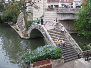 Paseo del Río. Autor mcclouds de Flickr.