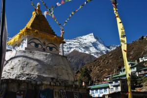 http://www.publicdomainpictures.net/view-image.php?image=68141&picture=estatua-budista-en-el-himalaya